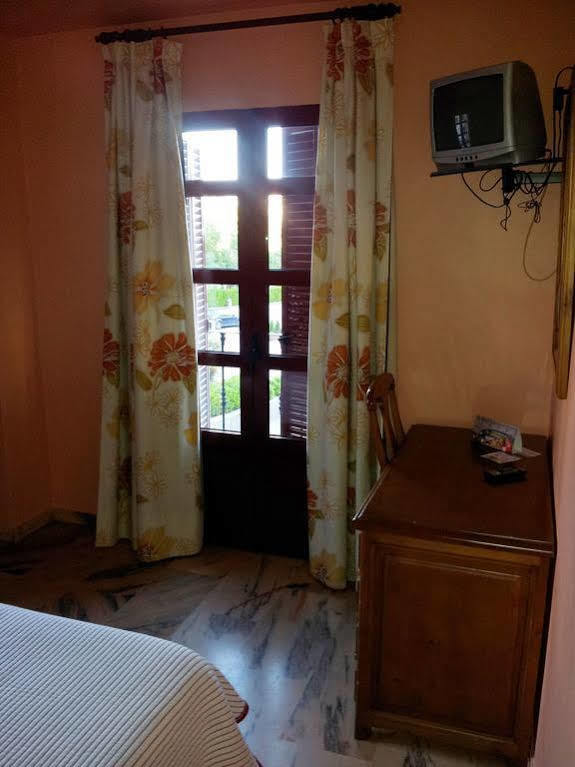 Hostal Rio De Oro Alcalá la Real Zewnętrze zdjęcie